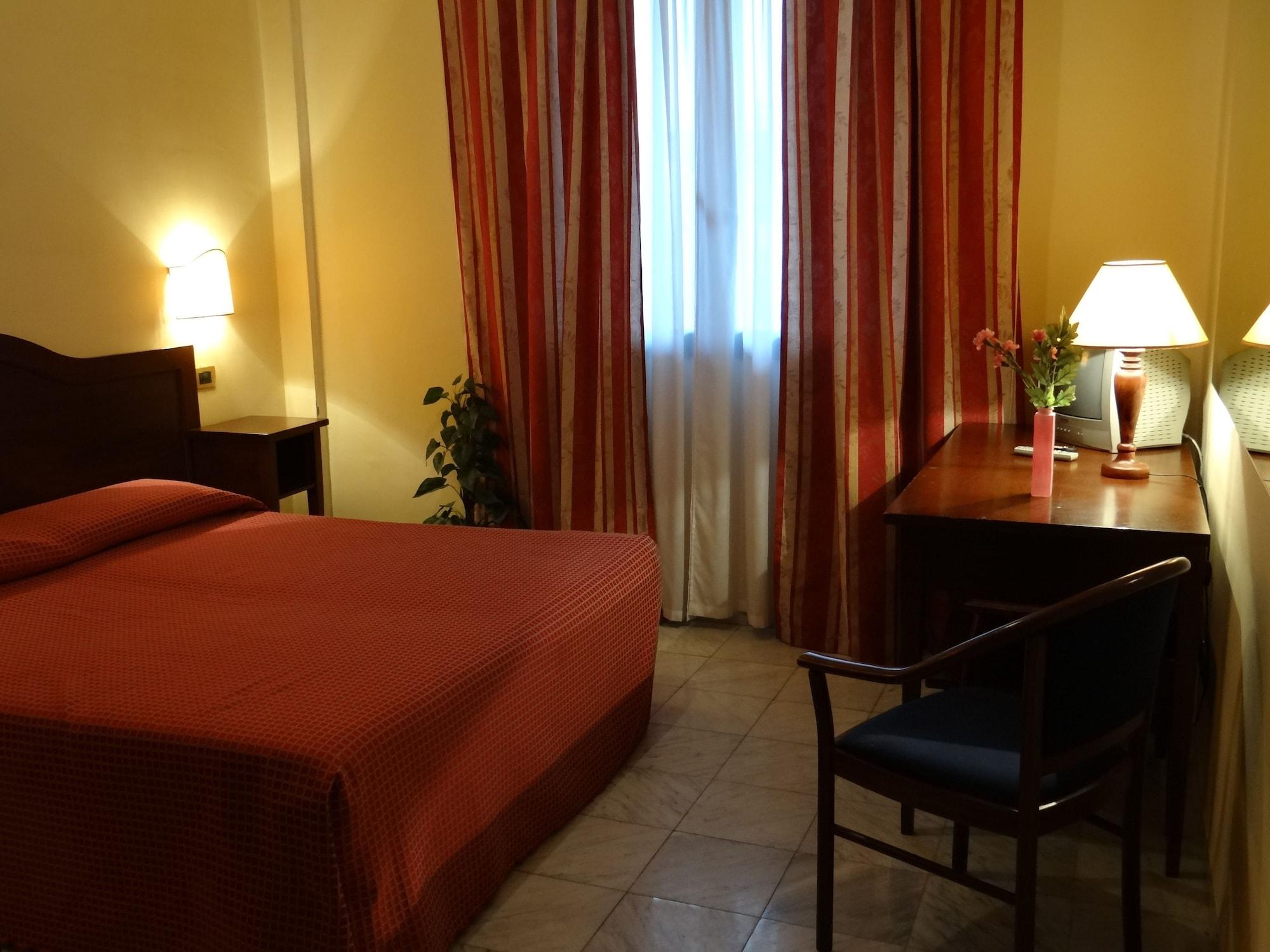 Hotel Albatros Каленцано Екстериор снимка