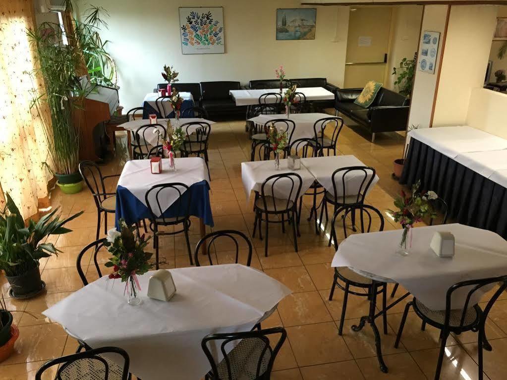 Hotel Albatros Каленцано Екстериор снимка