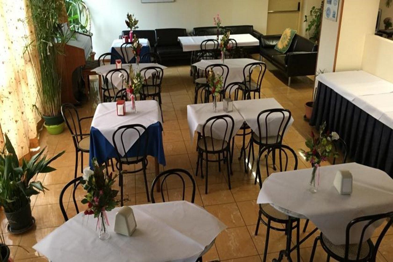 Hotel Albatros Каленцано Екстериор снимка